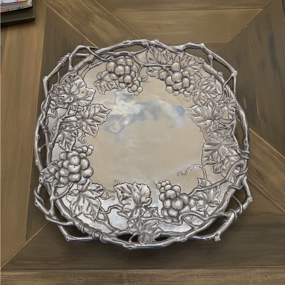 Arthur Court 19” Grape Collection Tray